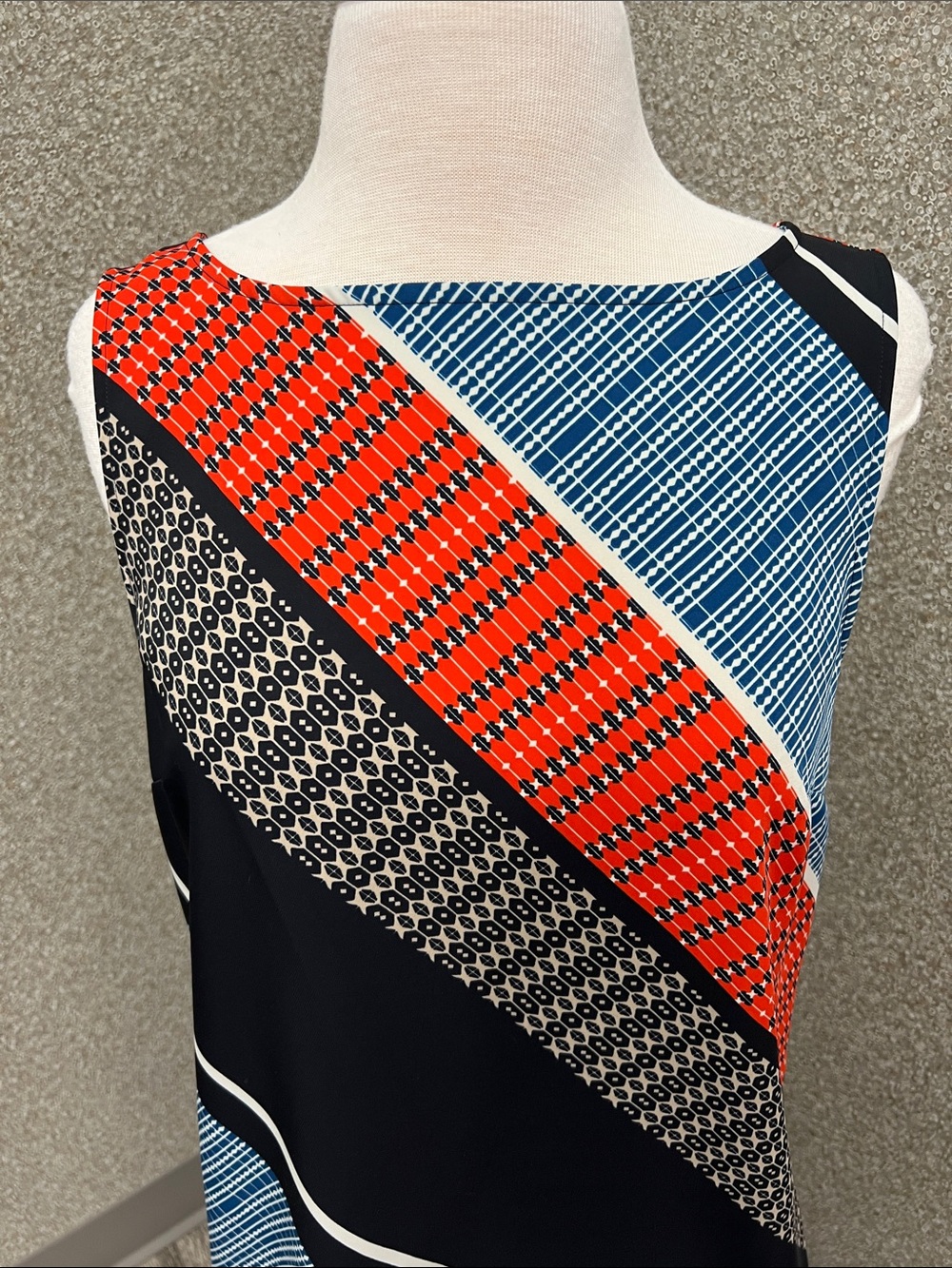 Ann Taylor Sleeveless Shift Feature Bold Diagonal Stripe Black Red & Blue Size 8